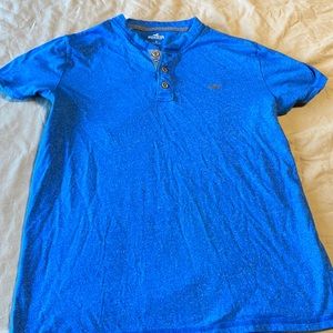 Small hollister blue tshirt